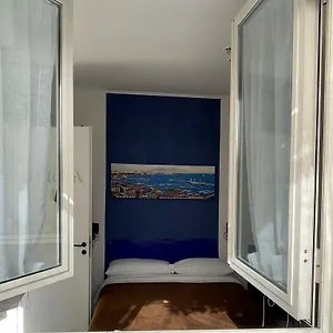 Daroda Alloggio in famiglia Napoli